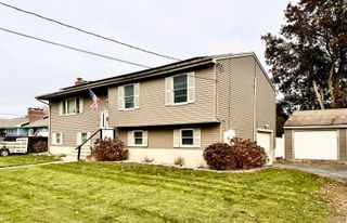 10 Seventh Avenue, Waterford, CT 06385