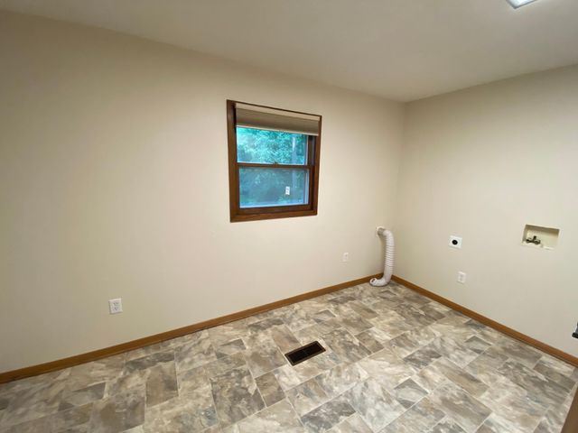 220 S 2nd Street, Bird Island, MN 55310