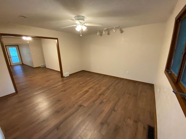 220 S 2nd Street, Bird Island, MN 55310