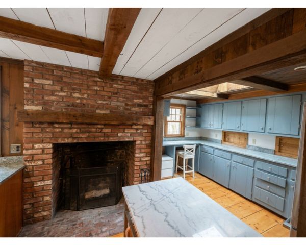 215A Sohier St, Cohasset, MA 02025
