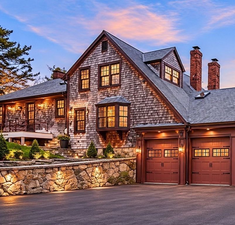 215A Sohier St, Cohasset, MA 02025