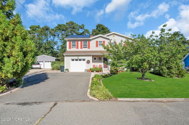 23 Dolphin Way, Waretown, NJ 08758