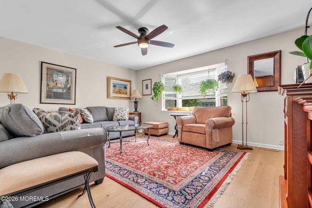 23 Dolphin Way, Waretown, NJ 08758