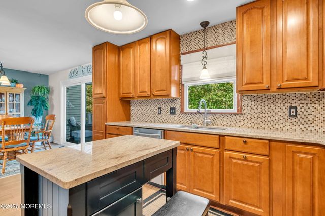 23 Dolphin Way, Waretown, NJ 08758