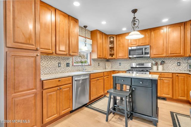 23 Dolphin Way, Waretown, NJ 08758