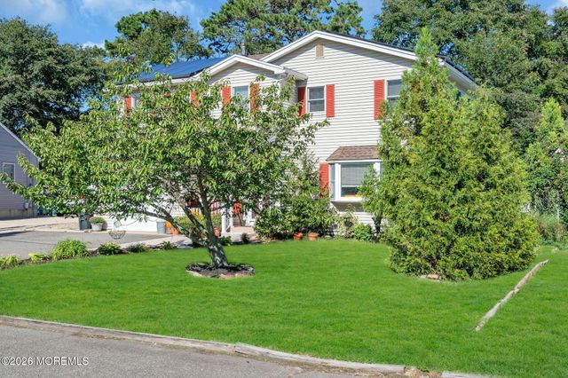 23 Dolphin Way, Waretown, NJ 08758