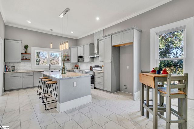 522 S Harper Street, Laurens, SC 29360