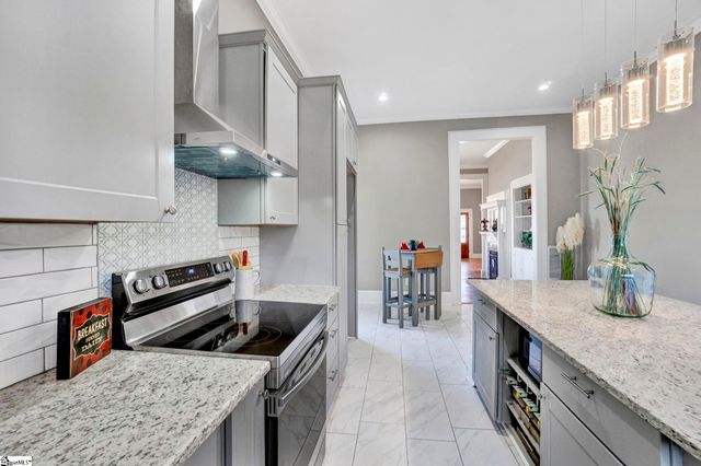 522 S Harper Street, Laurens, SC 29360