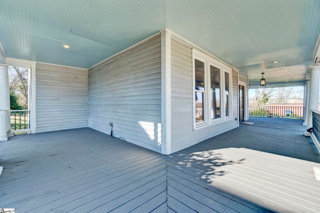 522 S Harper Street, Laurens, SC 29360