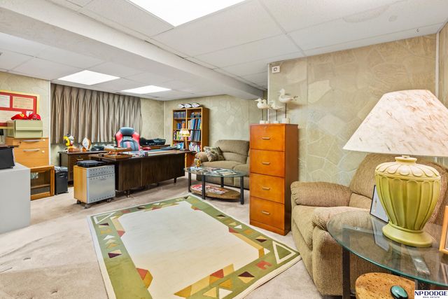 3621 Leavenworth Court, Omaha, NE 68105
