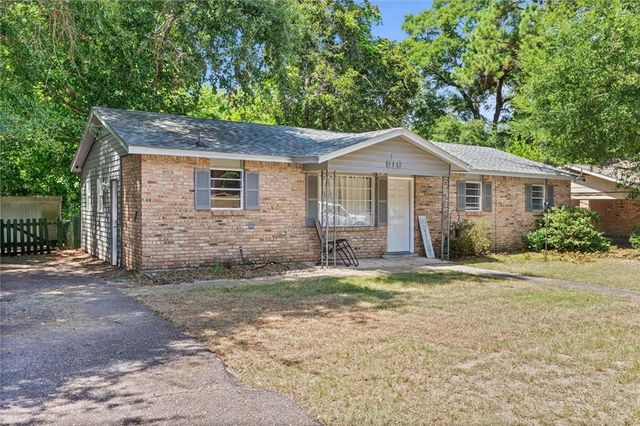 516 Woodlore Drive, Chickasaw, AL 36611