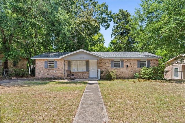516 Woodlore Drive, Chickasaw, AL 36611