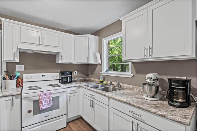 516 Woodlore Drive, Chickasaw, AL 36611