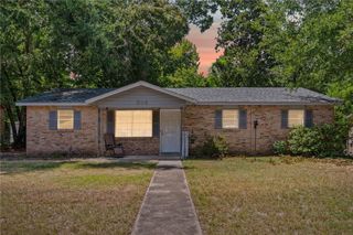 516 Woodlore Drive, Chickasaw, AL 36611