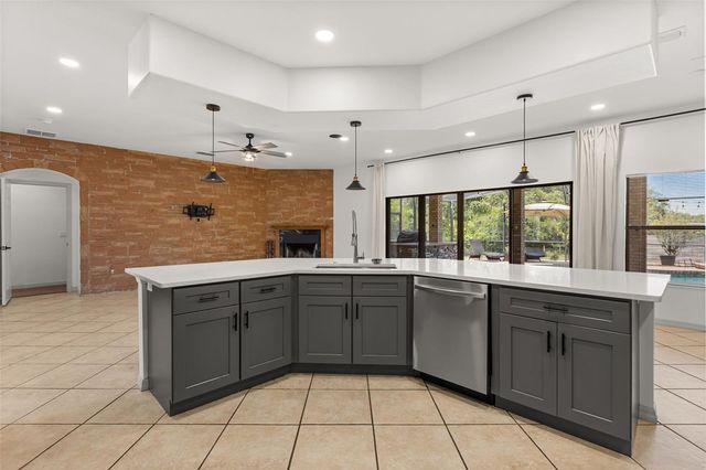 660 MOSS POINT COVE COURT, Debary, FL 32713