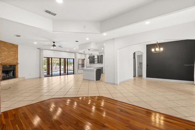 660 MOSS POINT COVE COURT, Debary, FL 32713