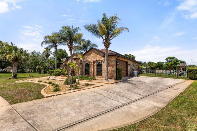 660 MOSS POINT COVE COURT, Debary, FL 32713