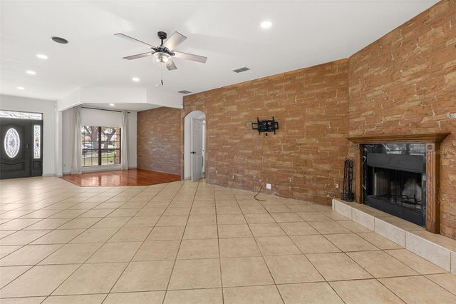 660 MOSS POINT COVE COURT, Debary, FL 32713