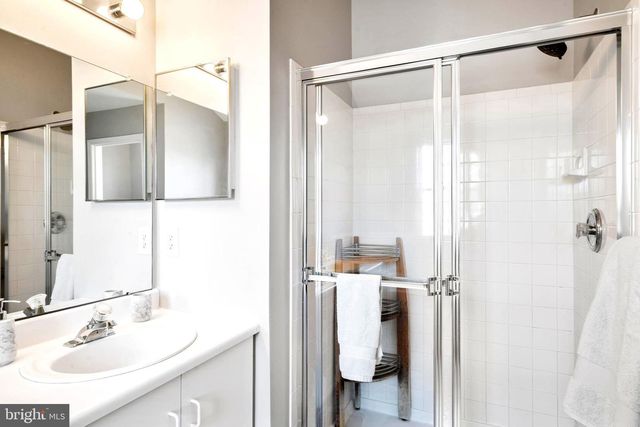 23 VOORHEES CT, Pennington, NJ 08534