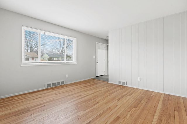 32325 Parkwood Street, Westland, MI 48186