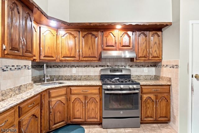 321 Ferry St, Newark City, NJ 07105