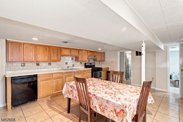 321 Ferry St, Newark City, NJ 07105