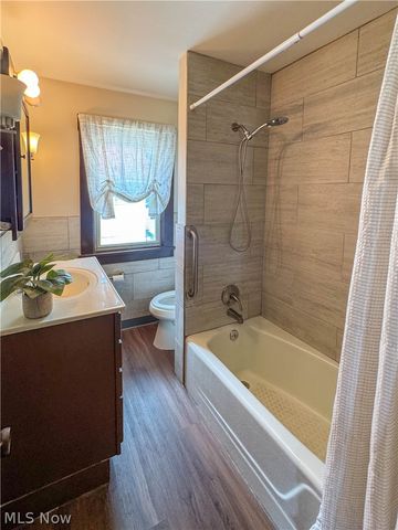 70 Morris Avenue, Girard, OH 44420