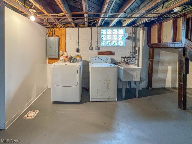 70 Morris Avenue, Girard, OH 44420