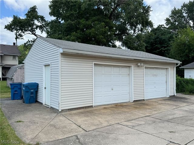 70 Morris Avenue, Girard, OH 44420