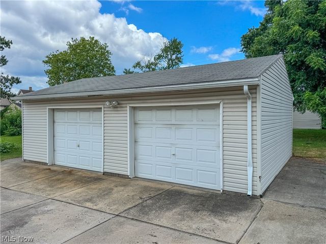 70 Morris Avenue, Girard, OH 44420