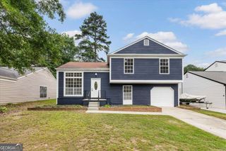 6653 Eastbriar Drive, Lithonia, GA 30058