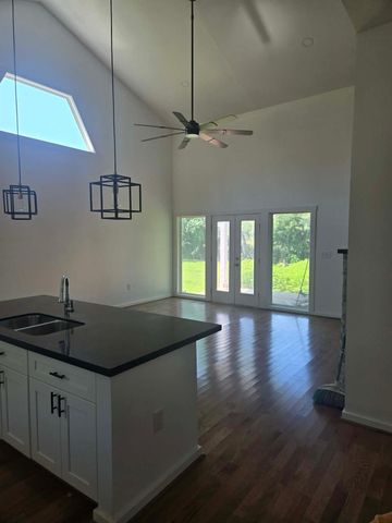 401 W A Street, Eagle Lake, TX 77434