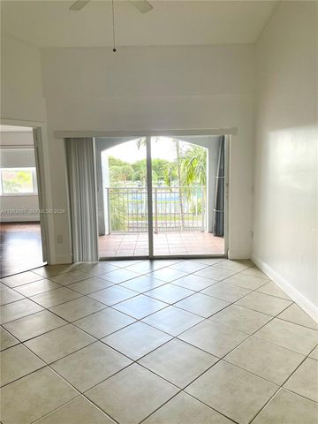 9640 NW 2nd St 5-305, Pembroke Pines, FL 33024
