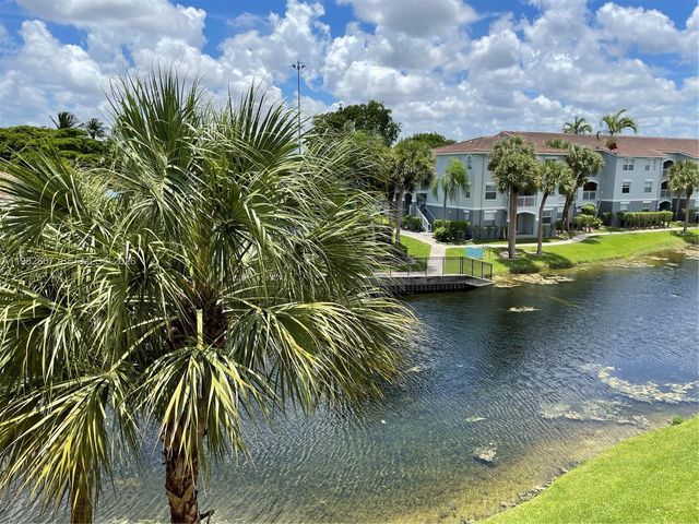 9640 NW 2nd St 5-305, Pembroke Pines, FL 33024