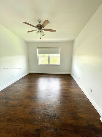 9640 NW 2nd St 5-305, Pembroke Pines, FL 33024