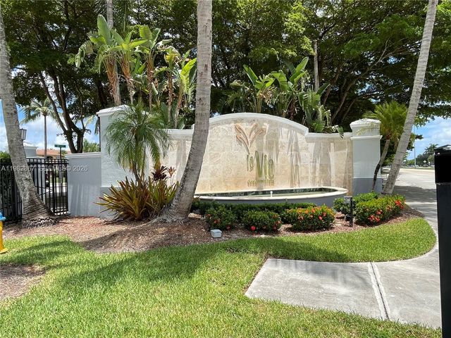 9640 NW 2nd St 5-305, Pembroke Pines, FL 33024