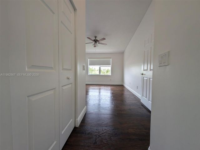 9640 NW 2nd St 5-305, Pembroke Pines, FL 33024