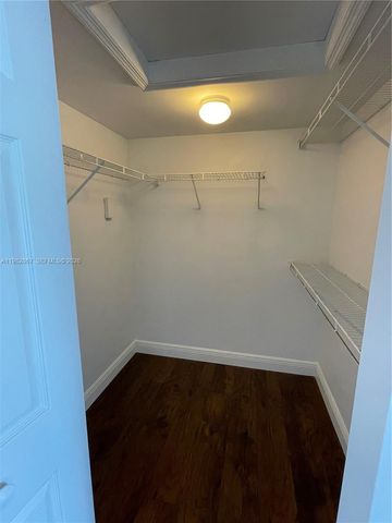 9640 NW 2nd St 5-305, Pembroke Pines, FL 33024