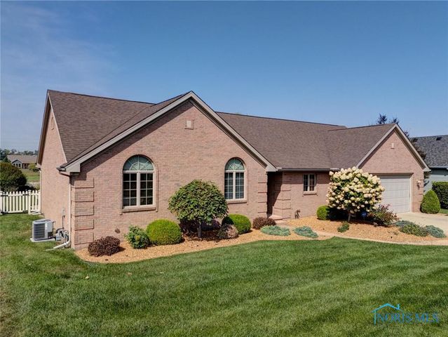 1633 Grand Bay Drive, Oregon, OH 43616