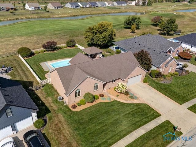 1633 Grand Bay Drive, Oregon, OH 43616
