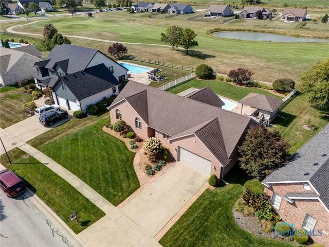 1633 Grand Bay Drive, Oregon, OH 43616