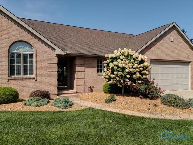 1633 Grand Bay Drive, Oregon, OH 43616