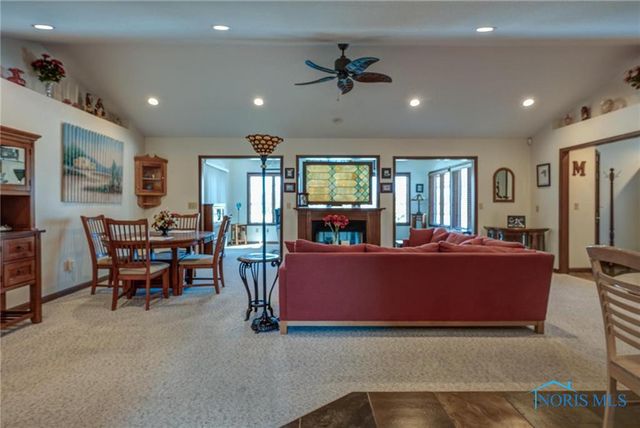 1633 Grand Bay Drive, Oregon, OH 43616