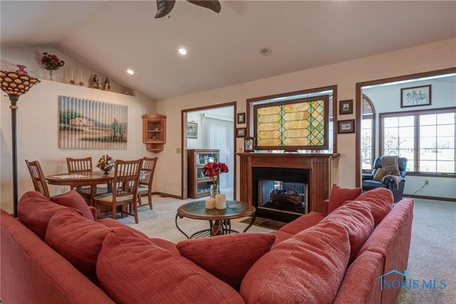 1633 Grand Bay Drive, Oregon, OH 43616