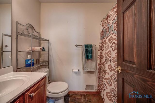 1633 Grand Bay Drive, Oregon, OH 43616