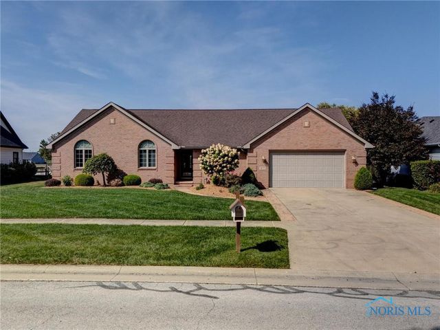 1633 Grand Bay Drive, Oregon, OH 43616