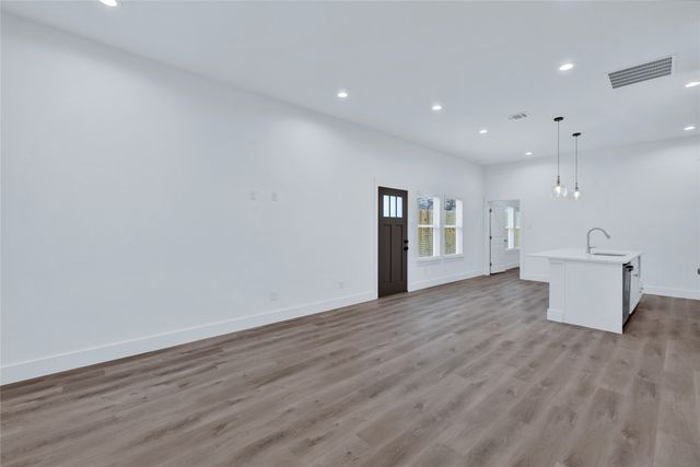 2842 S Marsalis Avenue, Dallas, TX 75216