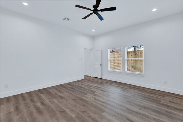 2842 S Marsalis Avenue, Dallas, TX 75216