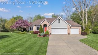 2243 Ridgemoor Court, Burton, MI 48509