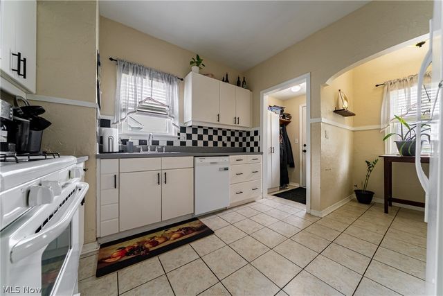 1207 Irene Road, Lyndhurst, OH 44124